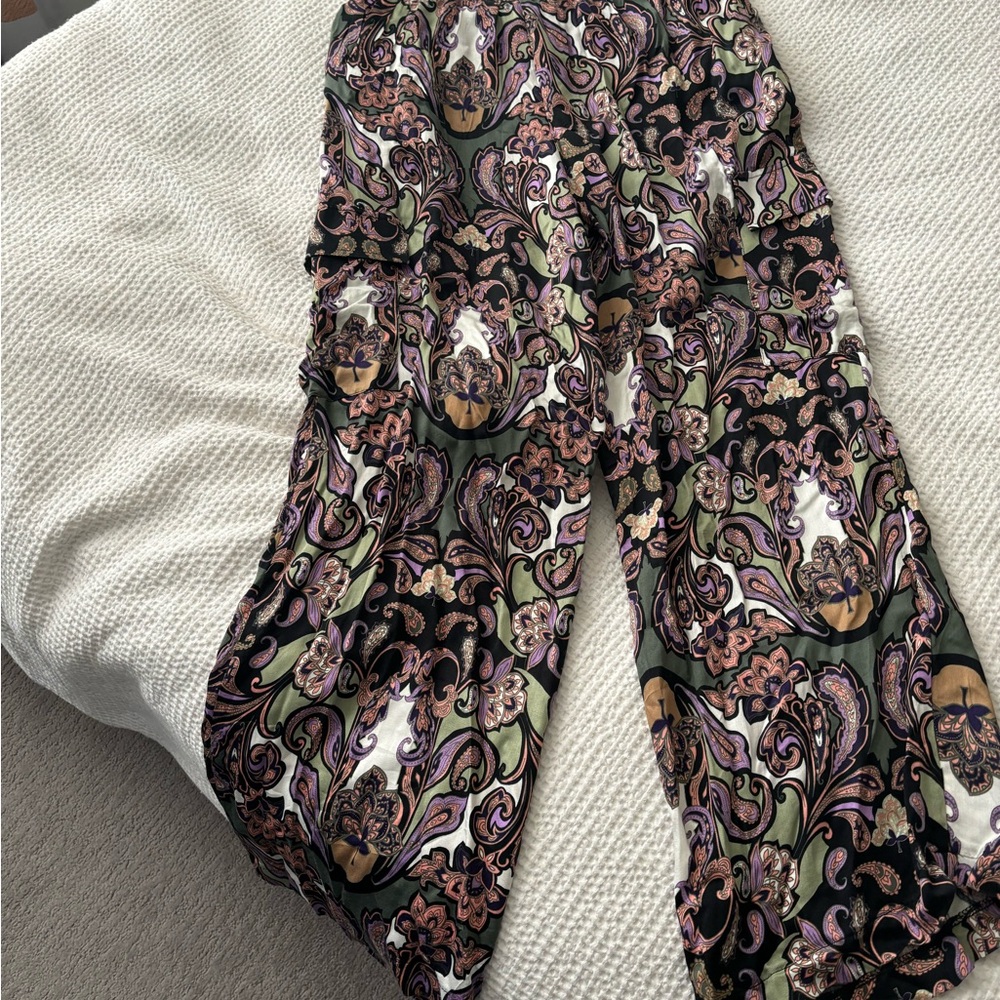 T Tahari Pants - never worn - size M